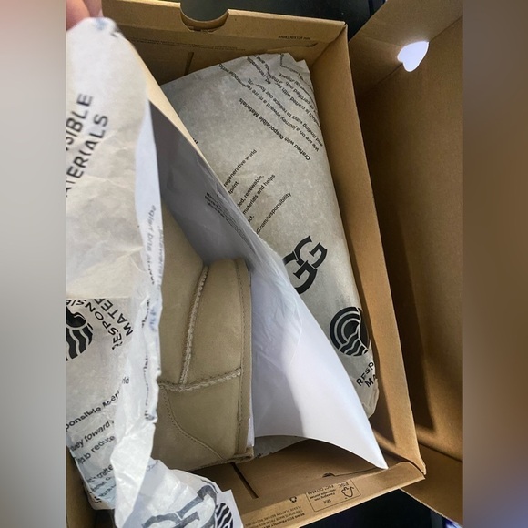 NWT IN BOX UGG Ultra Mini Classic Driftwood Size 10 - Picture 5 of 9